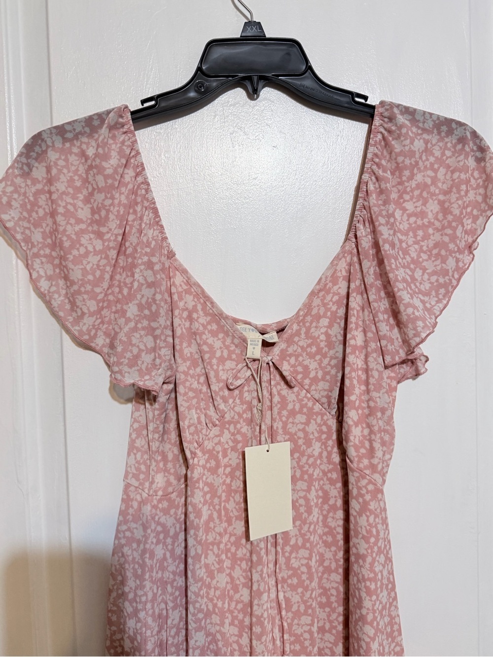 Flutter Sleeve Floral Tie-Front Dress in Dusty Rose - Picture 3 of 7